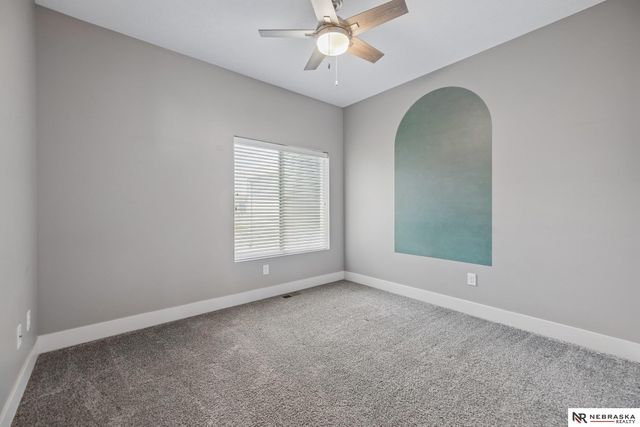 5074 W Stampede Lane, Lincoln, NE 68528