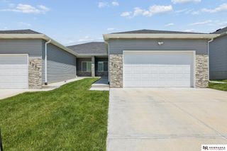 5074 W Stampede Lane, Lincoln, NE 68528