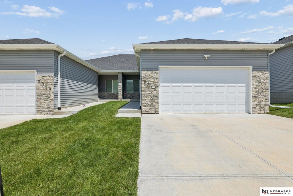 5074 W Stampede Lane, Lincoln, NE 68528