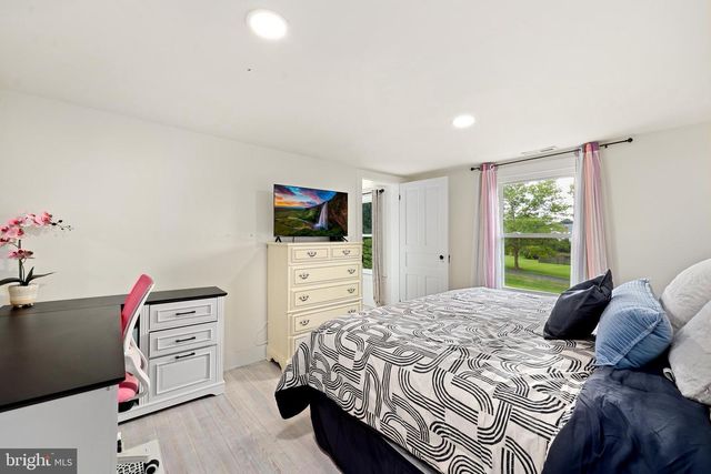 411 E A ST, Purcellville, VA 20132