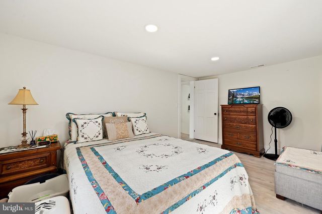 411 E A ST, Purcellville, VA 20132