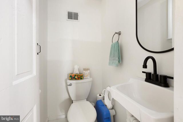 411 E A ST, Purcellville, VA 20132