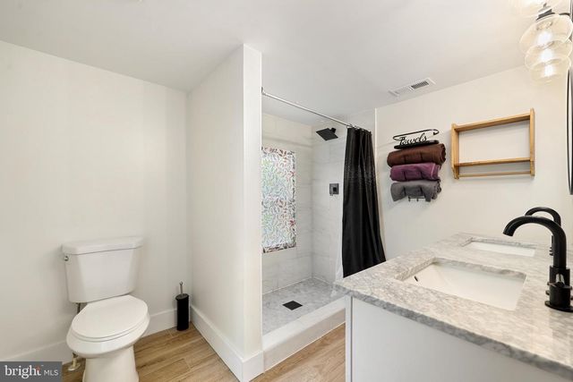 411 E A ST, Purcellville, VA 20132