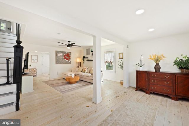 411 E A ST, Purcellville, VA 20132