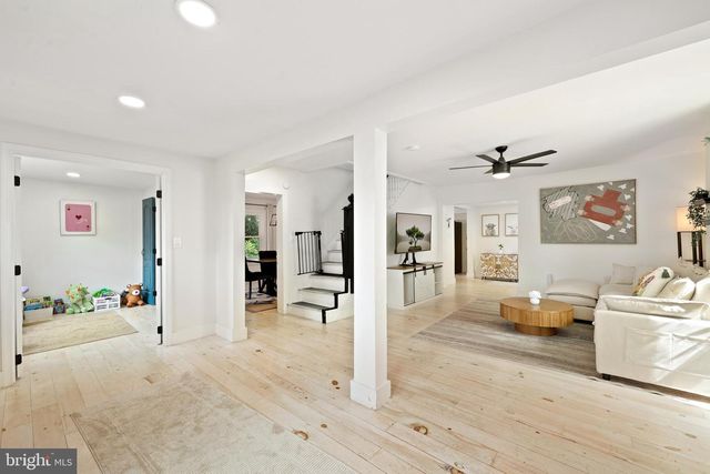 411 E A ST, Purcellville, VA 20132