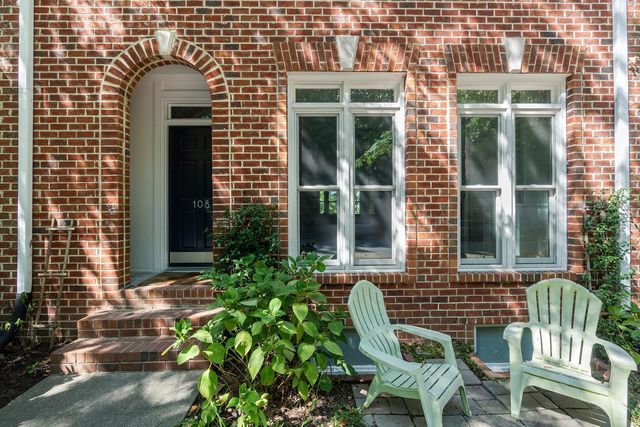 108 Westgreen Drive, Chapel Hill, NC 27516