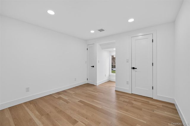 199 Salem Road, East Hills, NY 11577