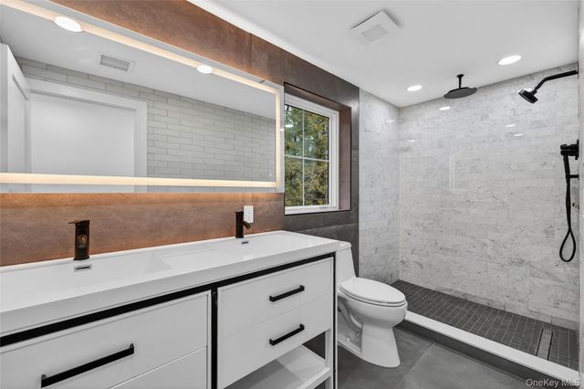 199 Salem Road, East Hills, NY 11577