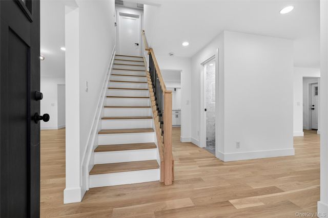 199 Salem Road, East Hills, NY 11577