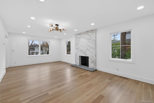 199 Salem Road, East Hills, NY 11577