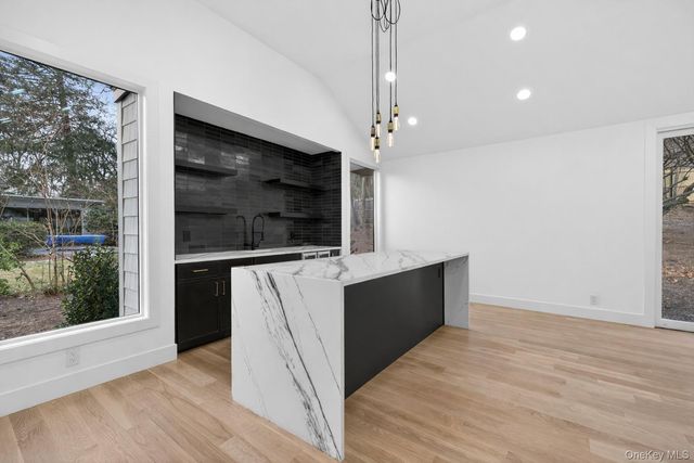 199 Salem Road, East Hills, NY 11577