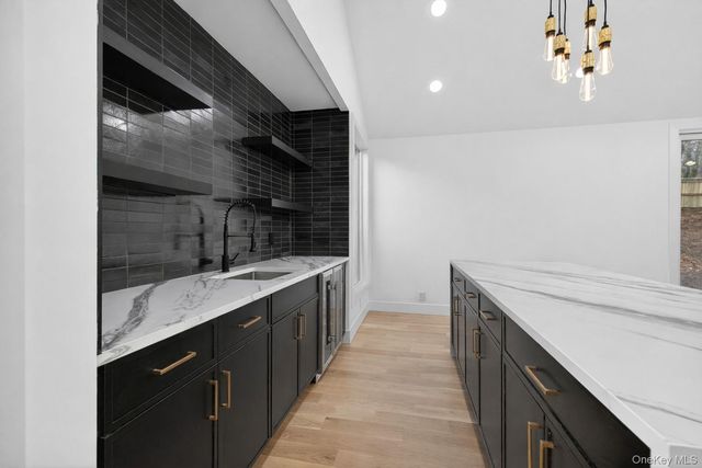 199 Salem Road, East Hills, NY 11577