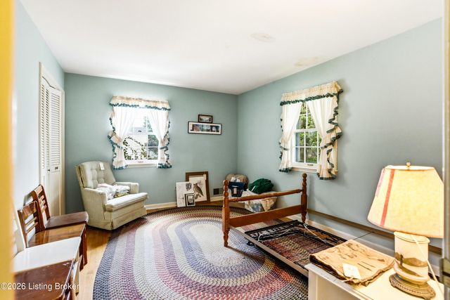 3304 Pineneedle Ln, Louisville, KY 40241