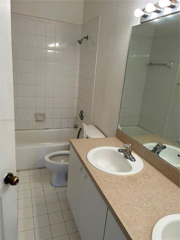 4513 Woodland Cir 4513, Tamarac, FL 33319