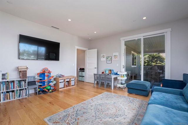 3728 Wilcox St, San Diego, CA 92106