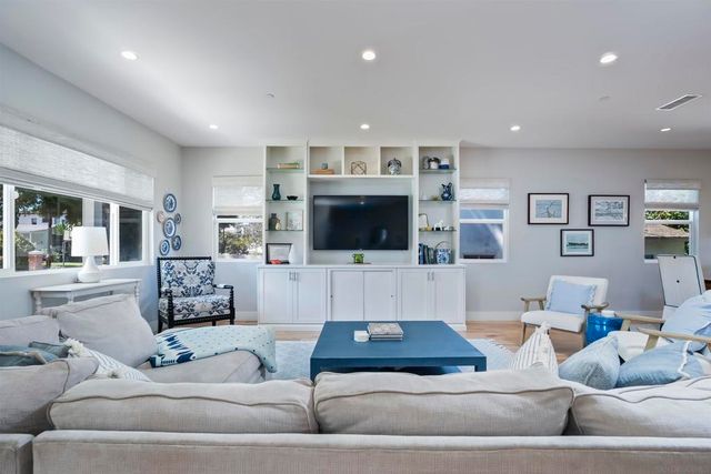 3728 Wilcox St, San Diego, CA 92106