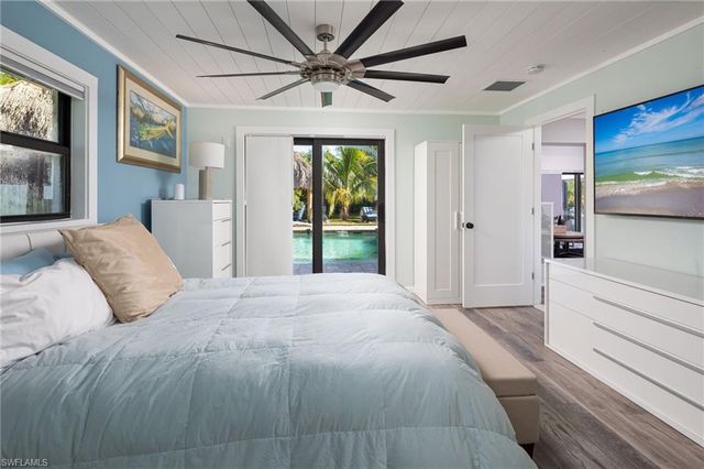 161 Mahogany DR, Naples, FL 34108