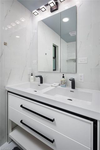 161 Mahogany DR, Naples, FL 34108