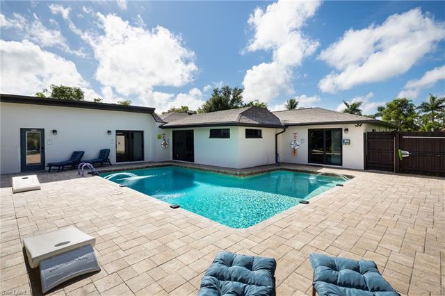 161 Mahogany DR, Naples, FL 34108