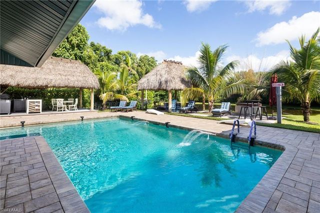 161 Mahogany DR, Naples, FL 34108
