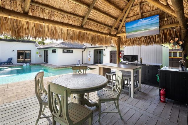 161 Mahogany DR, Naples, FL 34108