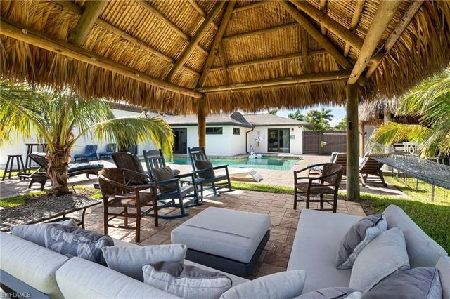 161 Mahogany DR, Naples, FL 34108