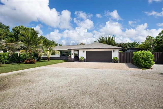 161 Mahogany DR, Naples, FL 34108