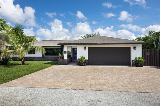 161 Mahogany DR, Naples, FL 34108
