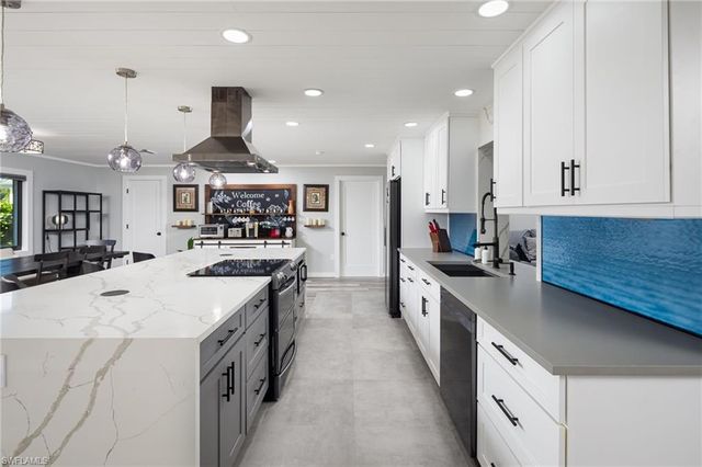 161 Mahogany DR, Naples, FL 34108