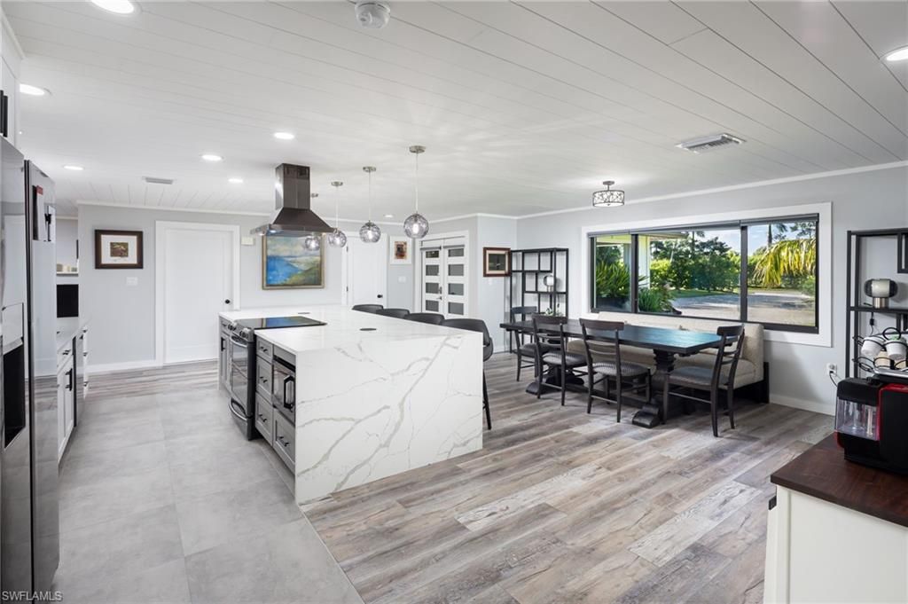 161 Mahogany DR, Naples, FL 34108