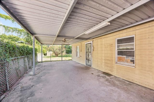 8520 Glenview Drive, Houston, TX 77017