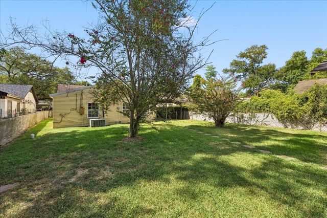 8520 Glenview Drive, Houston, TX 77017