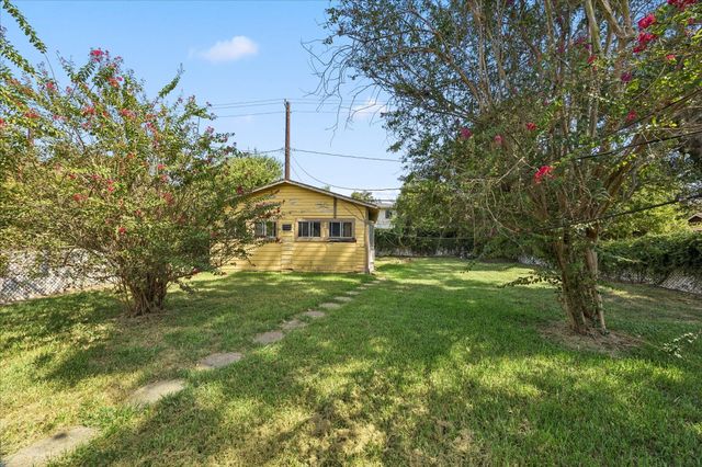 8520 Glenview Drive, Houston, TX 77017