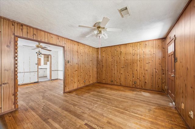 8520 Glenview Drive, Houston, TX 77017