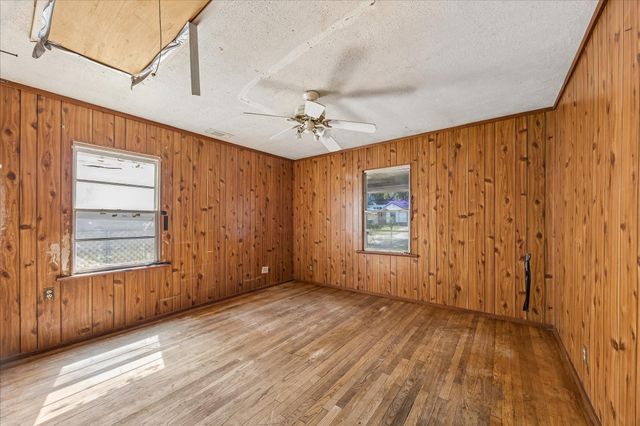 8520 Glenview Drive, Houston, TX 77017