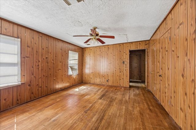 8520 Glenview Drive, Houston, TX 77017