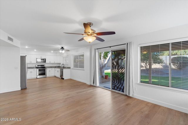 14252 S 43rd Place, Phoenix, AZ 85044