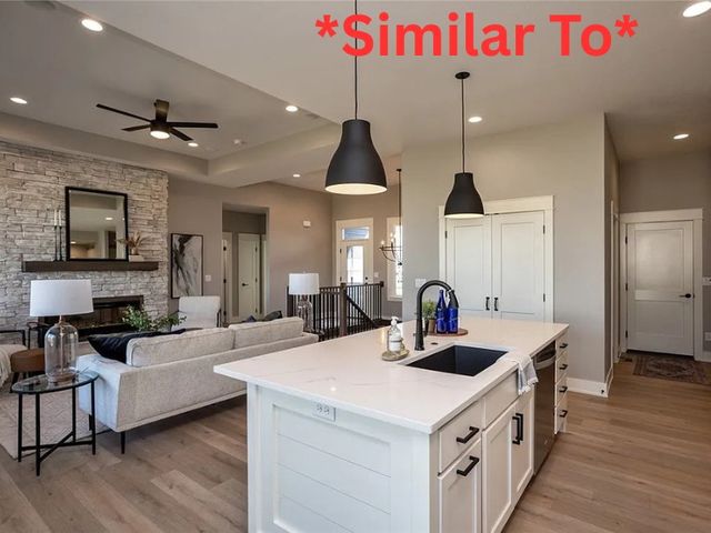 712 NE Doe Pointe Drive, Ankeny, IA 50021