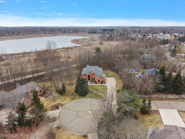 1486 Chestnut Trail, Oxford Charter Township, MI 48371