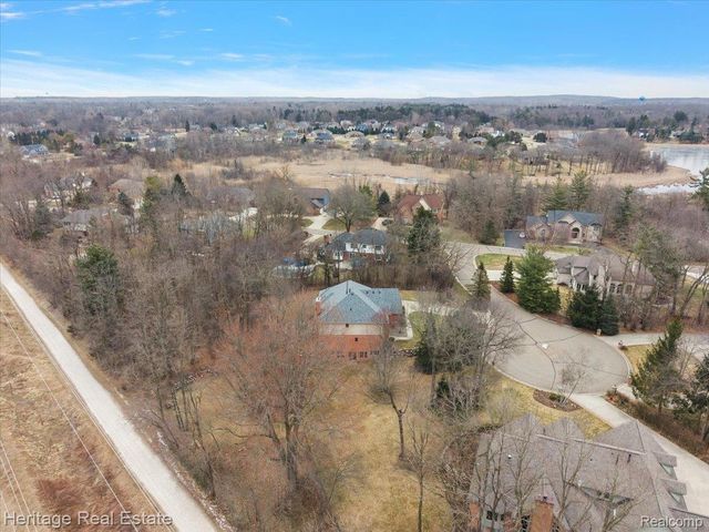 1486 Chestnut Trail, Oxford Charter Township, MI 48371