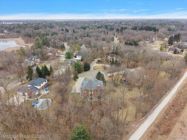 1486 Chestnut Trail, Oxford Charter Township, MI 48371