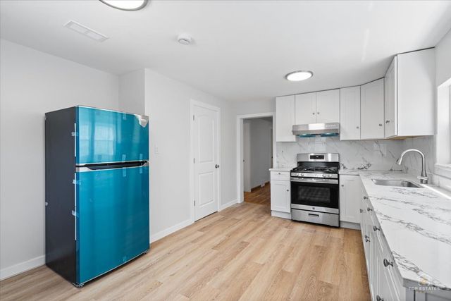 3504 S MAPLEWOOD Avenue, Chicago, IL 60632