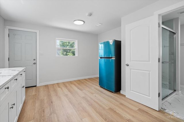 3504 S MAPLEWOOD Avenue, Chicago, IL 60632