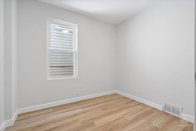 3504 S MAPLEWOOD Avenue, Chicago, IL 60632