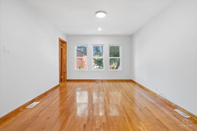 3504 S MAPLEWOOD Avenue, Chicago, IL 60632