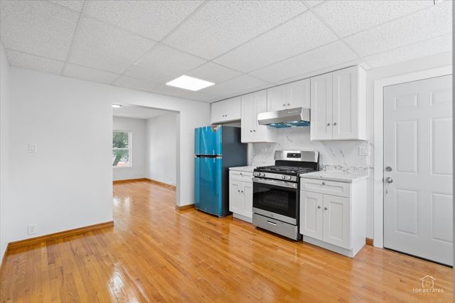 3504 S MAPLEWOOD Avenue, Chicago, IL 60632