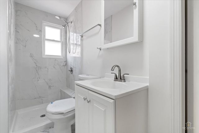 3504 S MAPLEWOOD Avenue, Chicago, IL 60632