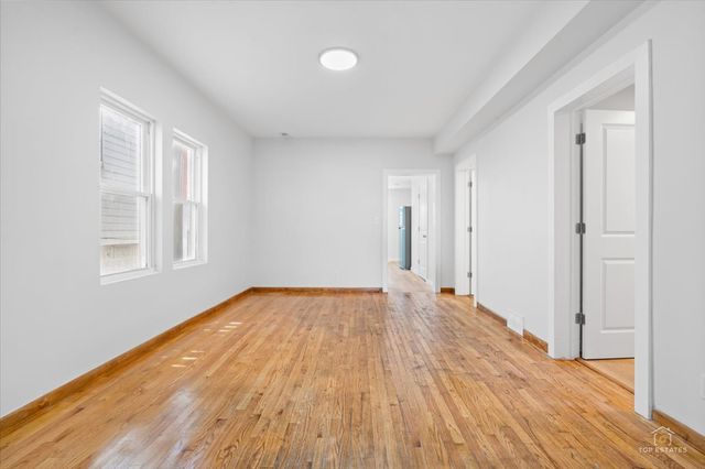 3504 S MAPLEWOOD Avenue, Chicago, IL 60632