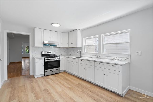 3504 S MAPLEWOOD Avenue, Chicago, IL 60632