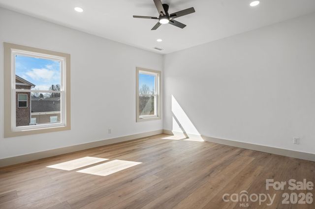 2111 24th Street Lane SE, Hickory, NC 28602